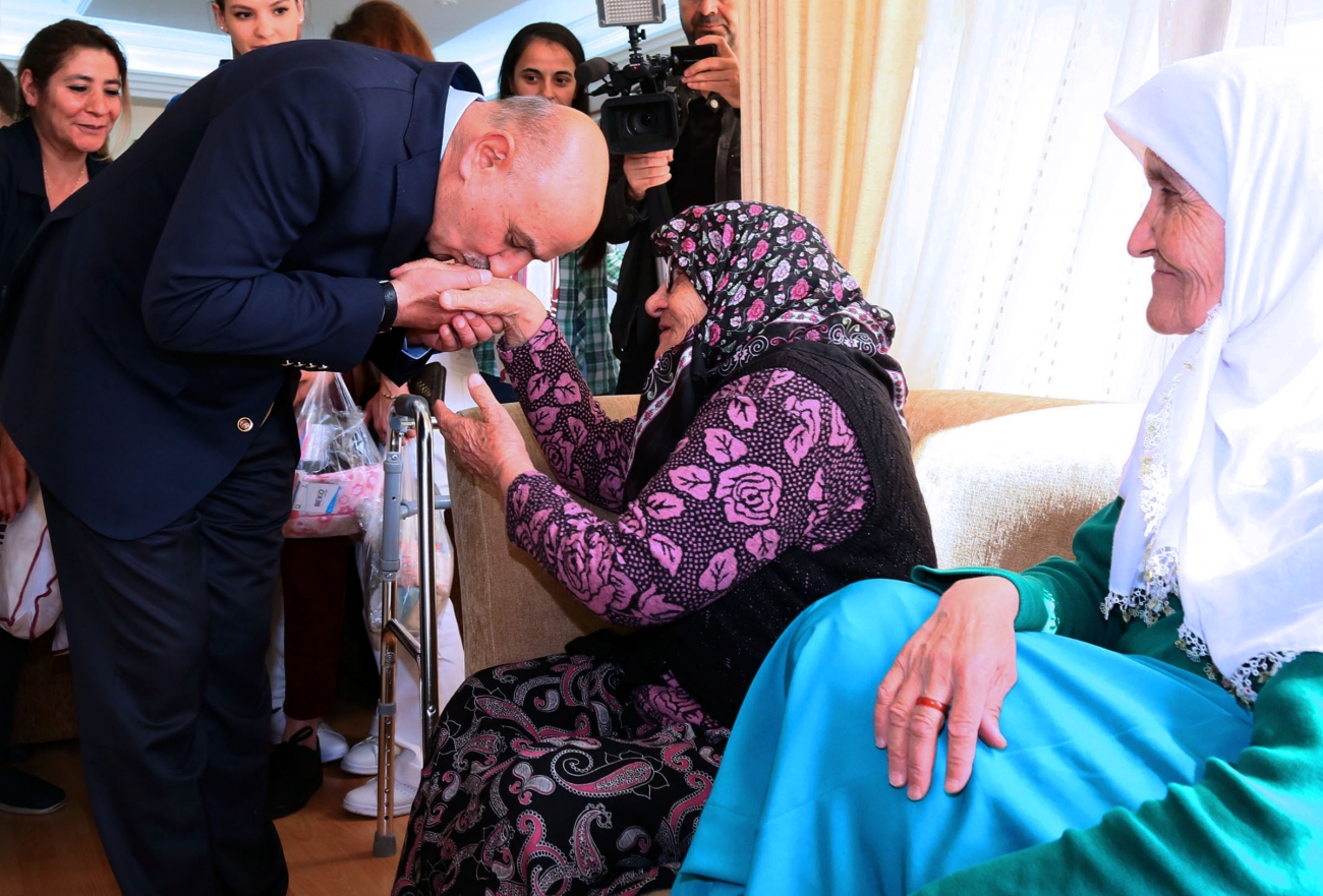 Anneler Gunu Nde En Guzel Mesaji Yazan 20 Kisiye Hediye Verilecek Kecioren Belediyesi