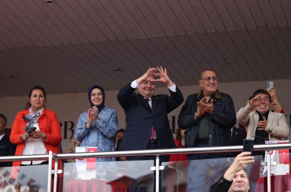 19 Mayıs coşkusu Keçiören’de Sefo konseriyle taçlandı