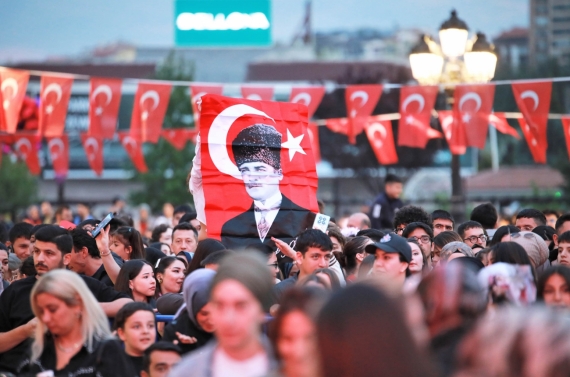 19 Mayıs coşkusu Keçiören’de Sefo konseriyle taçlandı