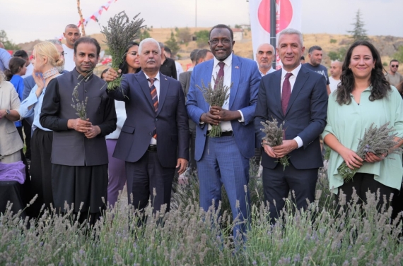 2. Geleneksel Lavanta Festivali Keçiören`de renkli görüntülere sahne oldu