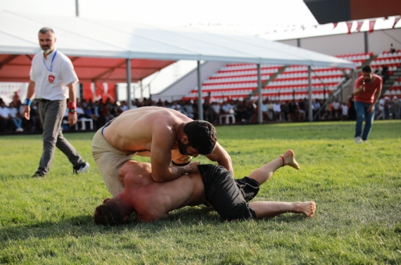 2. Geleneksel Taha Akgül Karakucak Güreşleri’nin şampiyonu belli oldu