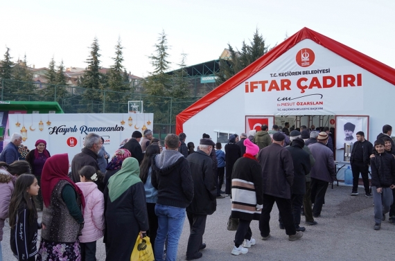 200 bin kişi Keçiören`de iftar yaptı
