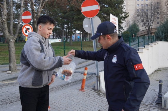200 bin kişi Keçiören`de iftar yaptı