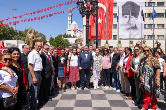 30 Ağustos Zafer Bayramı kutlamaları çelenk sunumu ile başladı