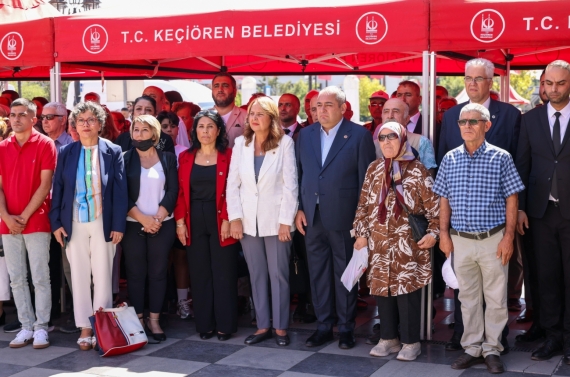 30 Ağustos Zafer Bayramı kutlamaları çelenk sunumu ile başladı
