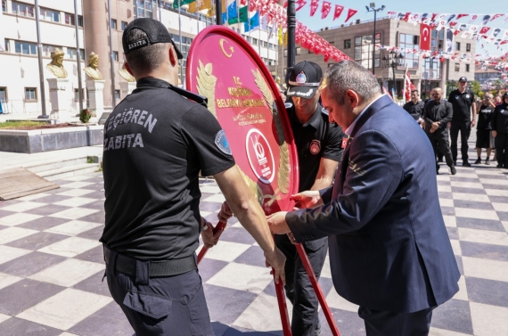 30 Ağustos Zafer Bayramı kutlamaları çelenk sunumu ile başladı