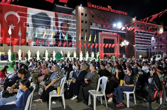 30 Ağustos Zaferi anısına “Veda” filmi Keçiören`de dev ekranda izletildi