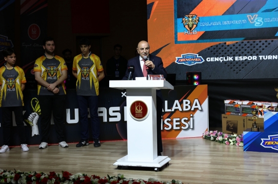 50 bin TL ödüllü TEKNOMER E-spor Gençlik Kupası`nda kıran kırana final