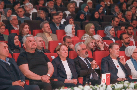 “Ahmet Özhan Konseri ve Söyleşi Programı” yoğun katılımla gerçekleşti