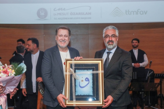 “Ahmet Özhan Konseri ve Söyleşi Programı” yoğun katılımla gerçekleşti