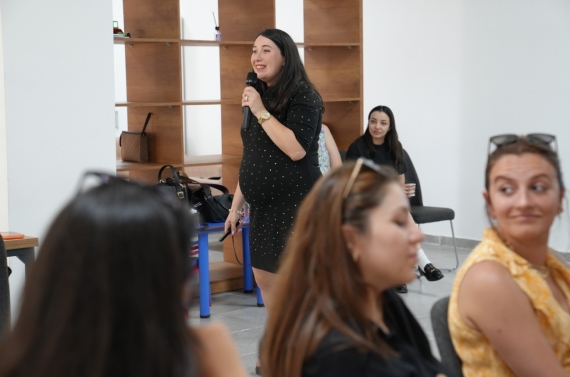 Ailelere yönelik ‘Ergenlik Dönemini Anlamak’ semineri düzenlendi