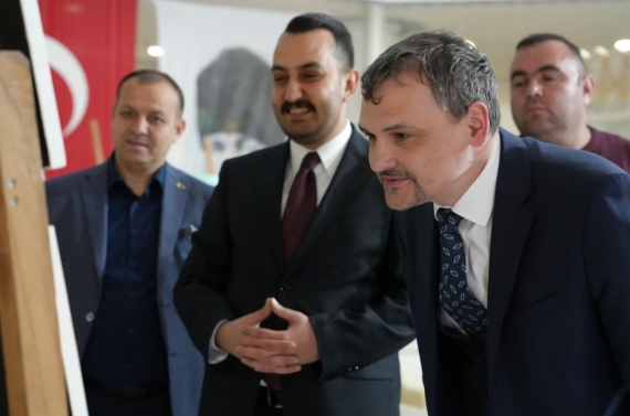 Ankara tarihine ışık tutan resim sergisi Keçiören’de açıldı