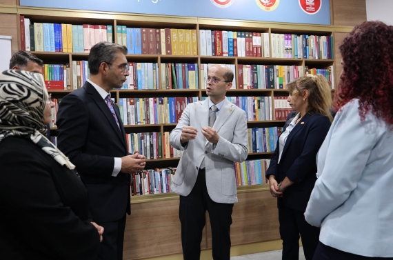 Atatürk Kitaplığı Keçiörenlilerin hizmetine sunuldu