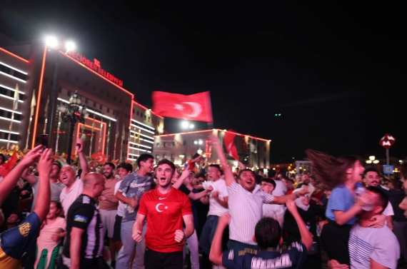 Ay Yıldızlı galibiyet dev ekranda