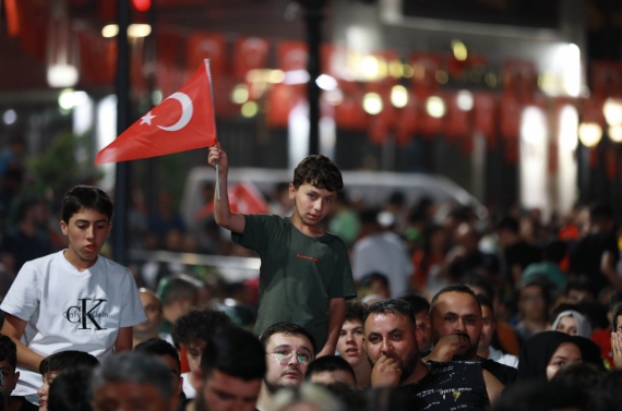Ay Yıldızlı galibiyet dev ekranda