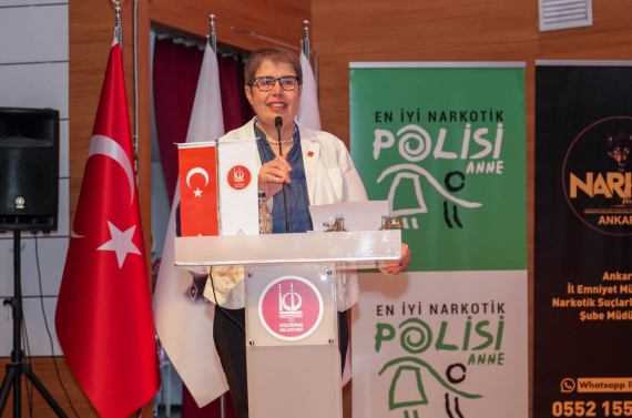Bağımlılıkla mücadelede annenin rolü vurgulandı