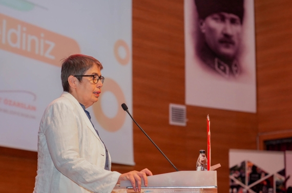 Bağımlılıkla mücadelede annenin rolü vurgulandı