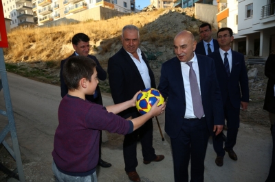 BAŞKAN ALTINOK, MAKAM ARACINI ÇOCUKLARA TAHSİS ETTİ