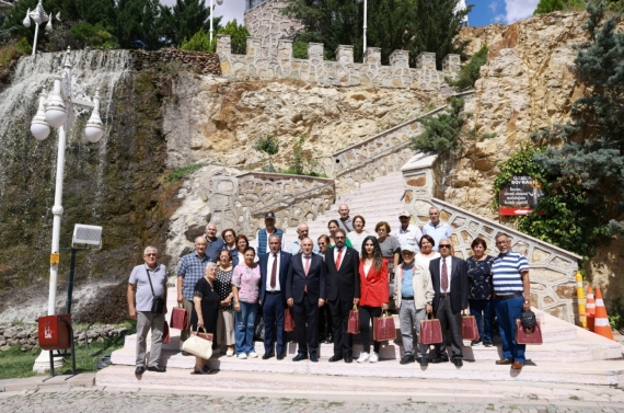 Başkan Altınok Kıbrıs’tan gelen misafirleri Estergon’da ağırladı