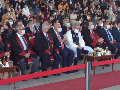 Başkan Altınok söz verdi, yeni mezun 3 genç işe başladı