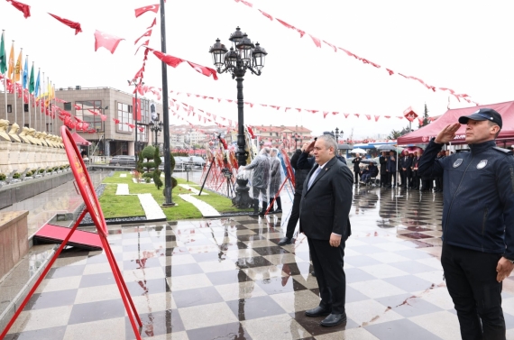 Başkan Özarslan 23 Nisan’da makamını şehit oğlu Taha Burak Çakır’a devretti