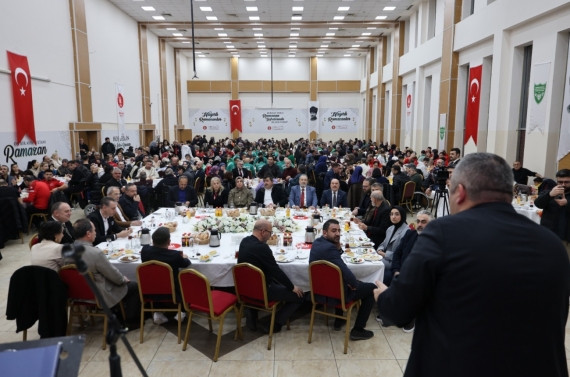 Başkan Özarslan, özel gereksinimli bireyler ve sporcularla iftarda buluştu