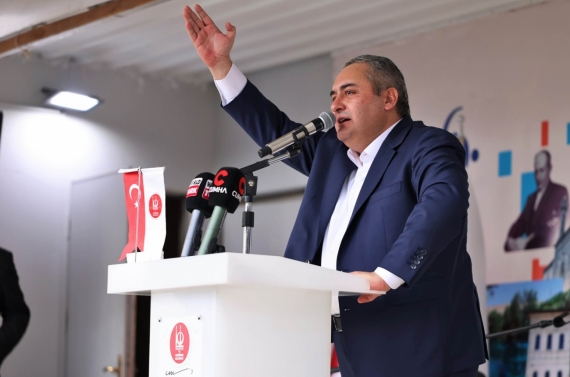 Başkan Özarslan, Sivaslı hemşehrilerini yalnız bırakmadı