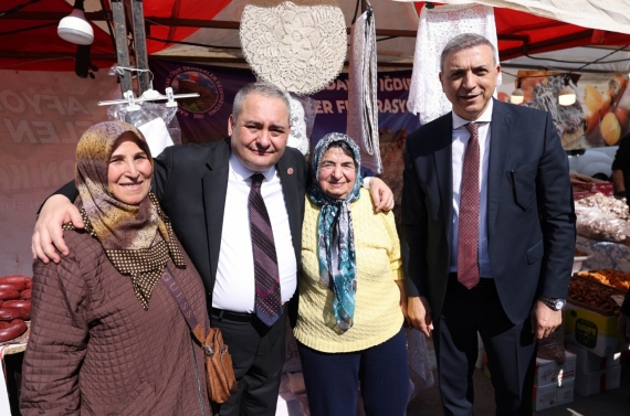 Başkan Özarslan, Yöresel Lezzetler Festivali’ni ziyaret etti