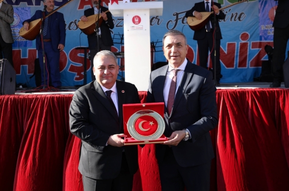 Başkan Özarslan, Yöresel Lezzetler Festivali’ni ziyaret etti