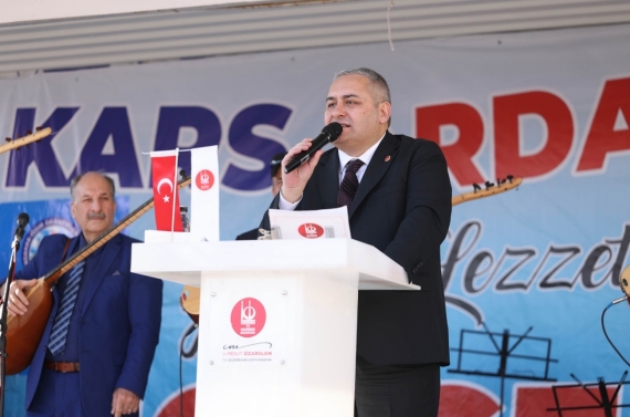 Başkan Özarslan, Yöresel Lezzetler Festivali’ni ziyaret etti