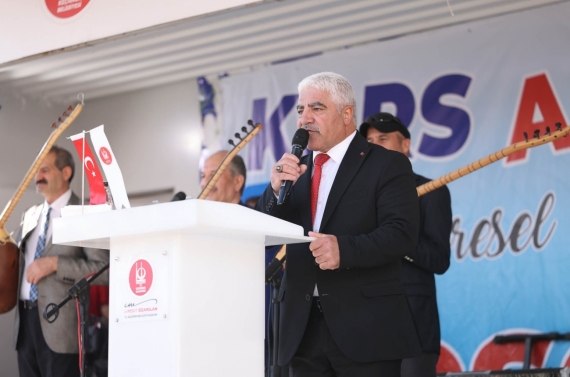 Başkan Özarslan, Yöresel Lezzetler Festivali’ni ziyaret etti