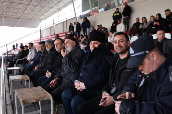 Başkan Özarslan Bağlumspor’a tribünden destek verdi, galibiyet sevincini paylaştı