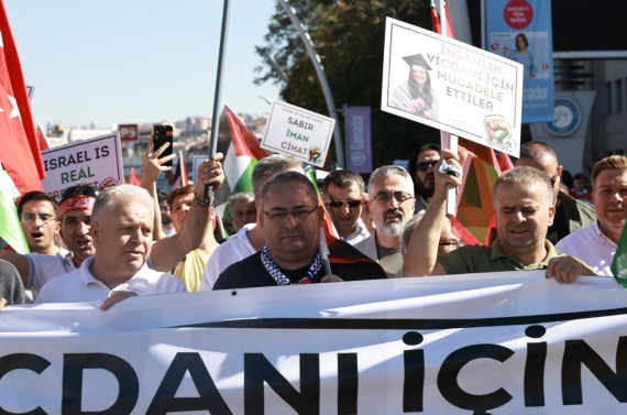 Başkan Özarslan, Filistin’e Destek yürüyüşüne katıldı