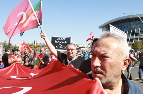 Başkan Özarslan, Filistin’e Destek yürüyüşüne katıldı