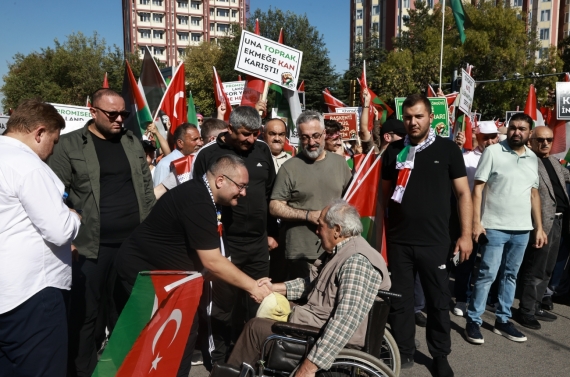 Başkan Özarslan, Filistin’e Destek yürüyüşüne katıldı