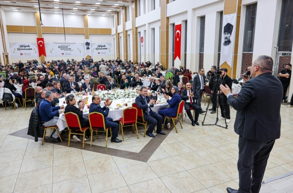 Başkan Özarslan iftar sofrasında berberlerle buluştu