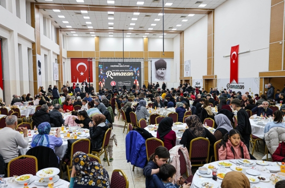 Başkan Özarslan iftar sofrasında berberlerle buluştu