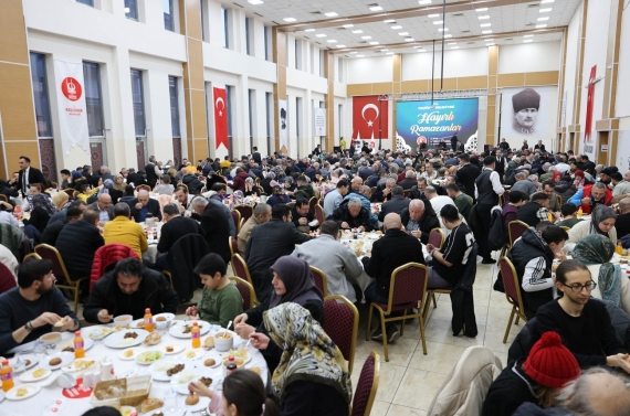 Başkan Özarslan iftar sofrasında dolmuş, taksi, servis ve halk otobüsü esnafıyla buluştu