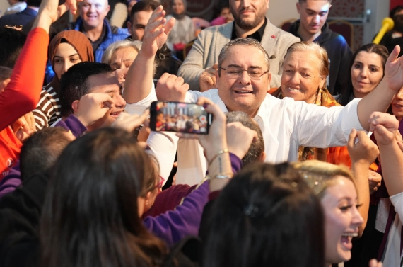 Başkan Özarslan söz verdi, yeni yılı özel bireylerle kutladı