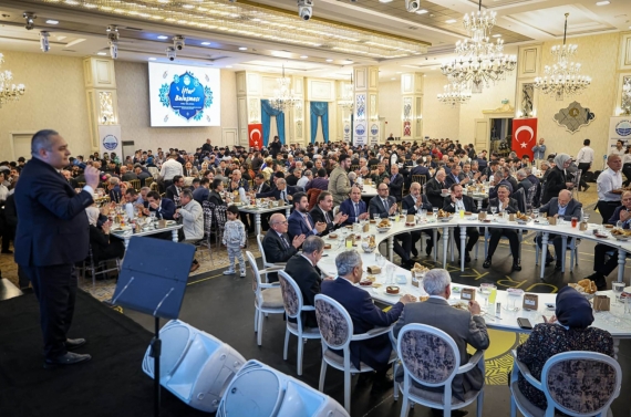 Başkan Özarslan vakıf dostlarıyla iftar sofrasında buluştu