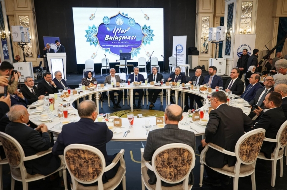 Başkan Özarslan vakıf dostlarıyla iftar sofrasında buluştu