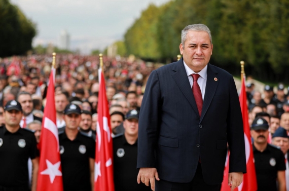 Başkan Özarslan ve on binlerce Keçiörenli Anıtkabir’de Ata’nın huzurunda