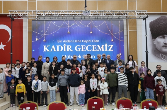 Başkan Özarslan yetim ve öksüz çocuklarla iftar sofrasında buluştu