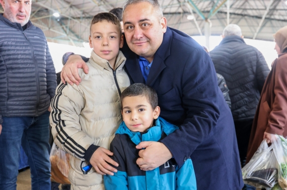 Başkan Özarslan’dan Ayvalı Semt Pazarı’na ziyaret