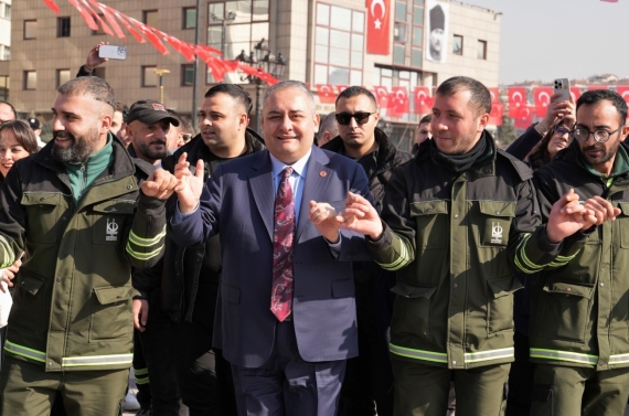 Başkan Özarslan’dan personelin yüzünü güldüren maaş zammı