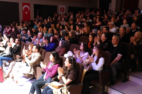 “Bu Da Geçer Ya Hu” oyunu Keçiören’de sahnelendi