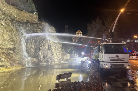 Büyük Keçiören Şelalesi’nde temizlik