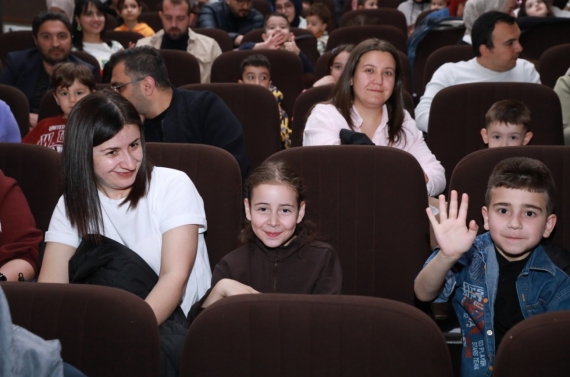 Cesur Balık`ın eğlenceli serüveni çocuklarla buluştu