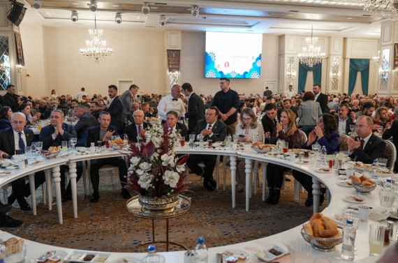 CHP Genel Başkanı Özel Keçiören’de iftar yaptı