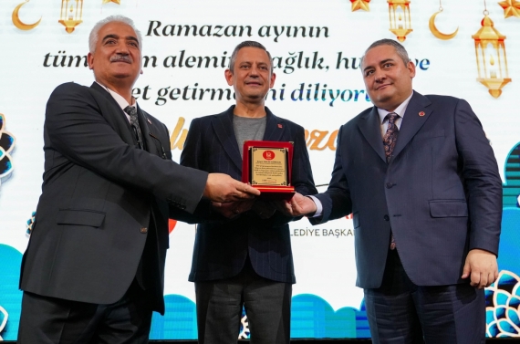 CHP Genel Başkanı Özel Keçiören’de iftar yaptı